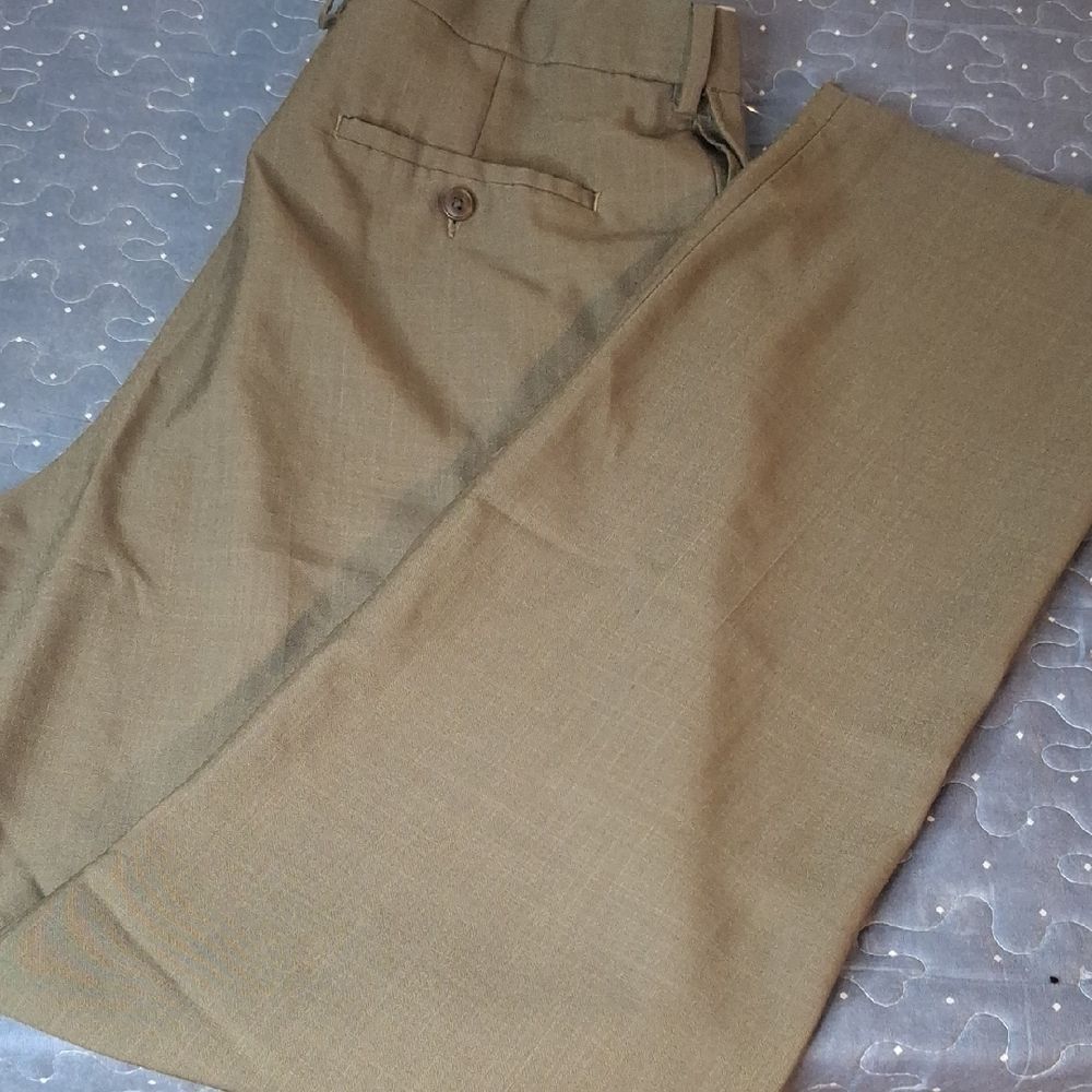 Haggar Men's Classic Fit Pants size 34 x 34